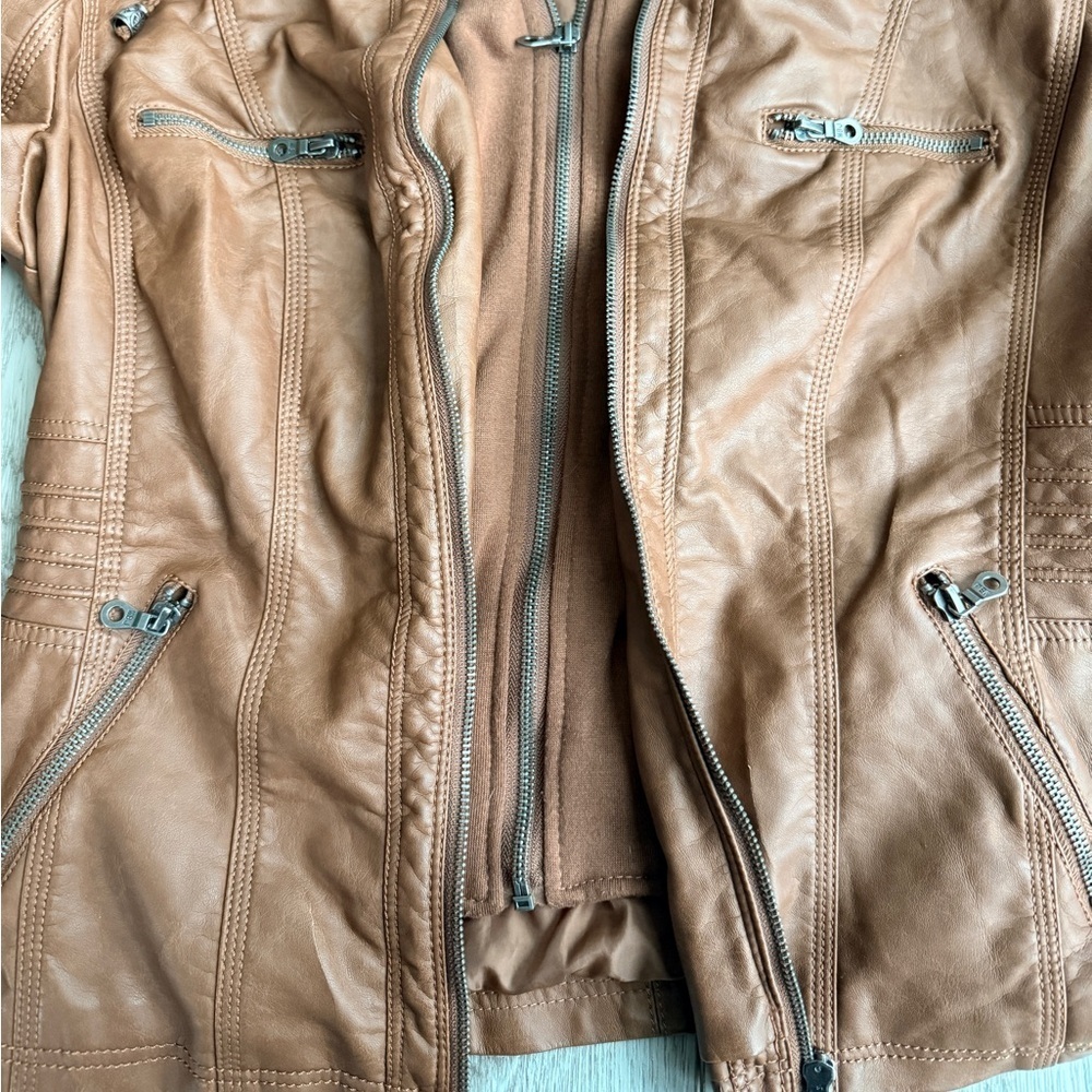 Made by Johnny Women's Removable Hoodie Faux Leather Jacket - Picture 5 of 11